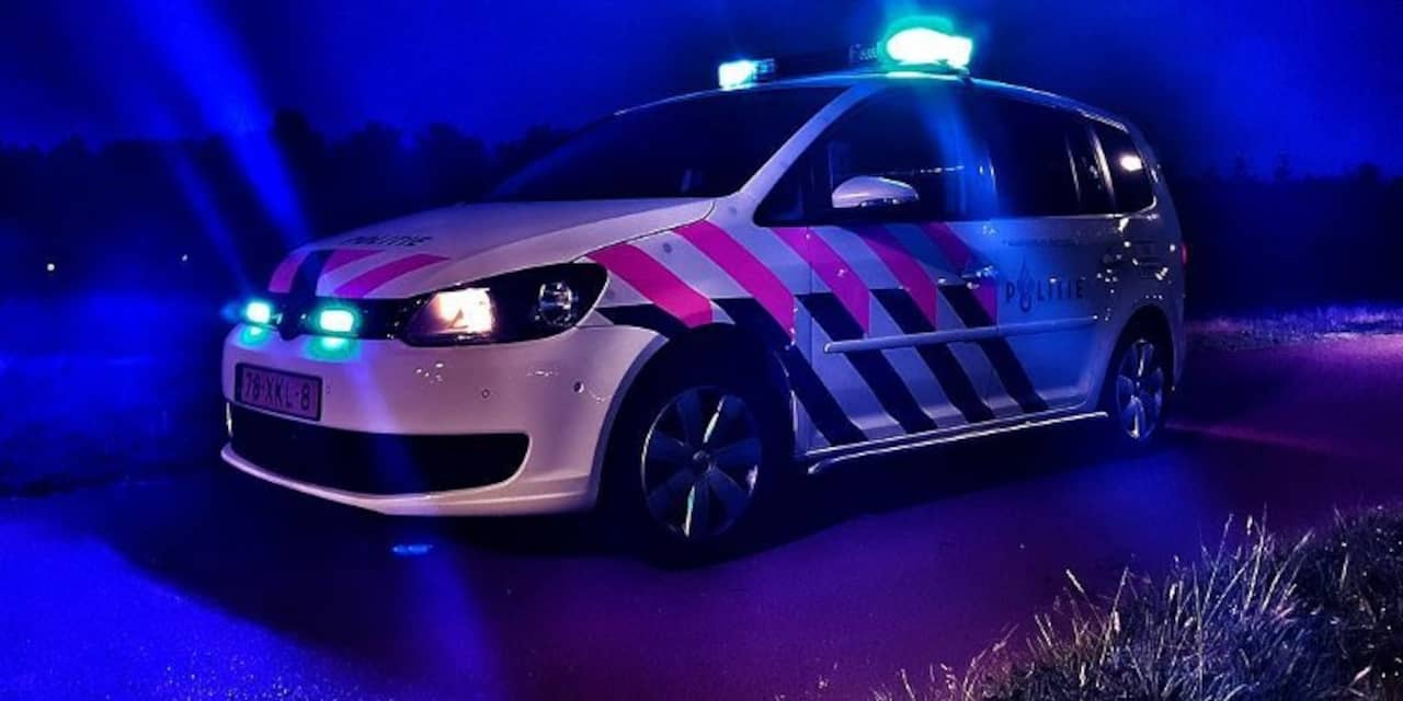 Politie-inval in woonwagenkamp Baarn: zes arrestaties, drie agenten gewond