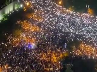 Luchtbeelden van duizenden tegenstanders 'Russische' wet in Georgië