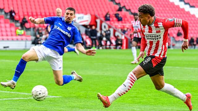 Ook Donyell Malen, bij absentie van Denzel Dumfries aanvoerder, kon het verschil niet maken.
