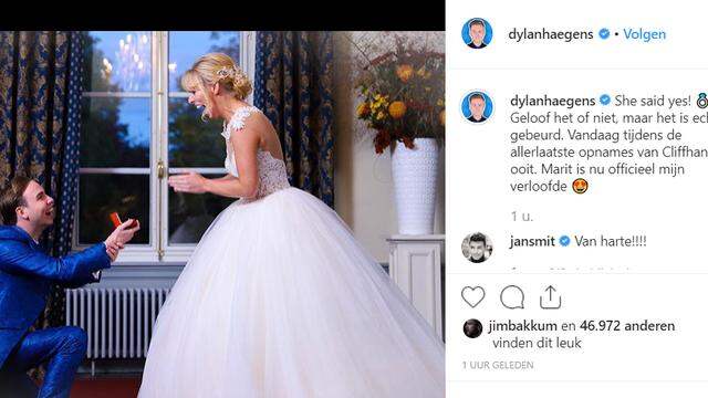 Dylan Haegens vraag Marit Brugman ten huwelijk in trouwkleding. (Foto: Instagram Dylan Haegens)