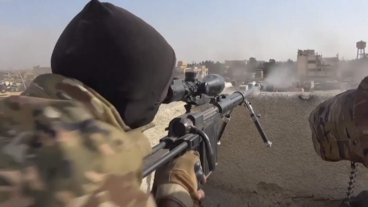 Beeld uit video: Syrisch-Koerdische troepen heroveren IS-gevangenis na dagenlange opstand