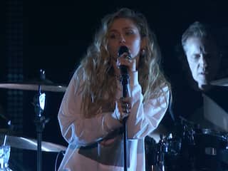 Miley Cyrus en andere artiesten zingen op eerbetoon Chris Cornell