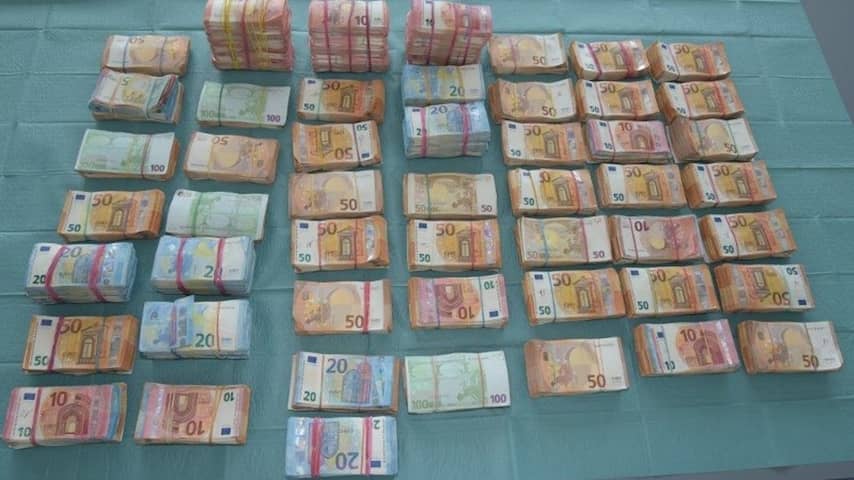 Politie vindt 2,2 miljoen euro cashgeld in Amsterdams pand