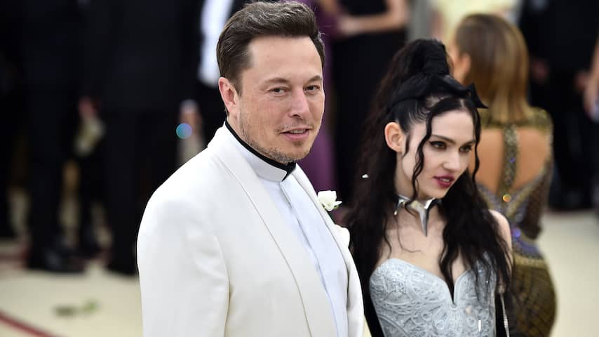 Elon Musk en Grimes hebben in het geheim een derde kind gekregen