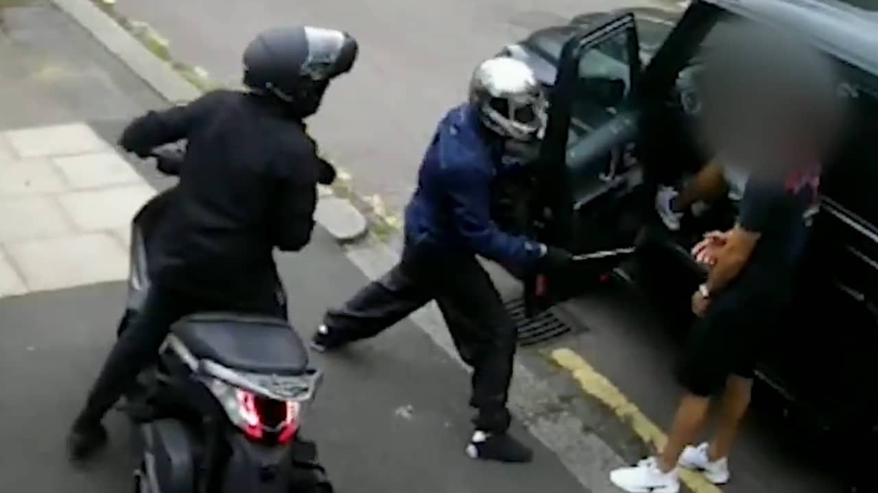 Britse politie geeft beelden van overval op profvoetballers vrij