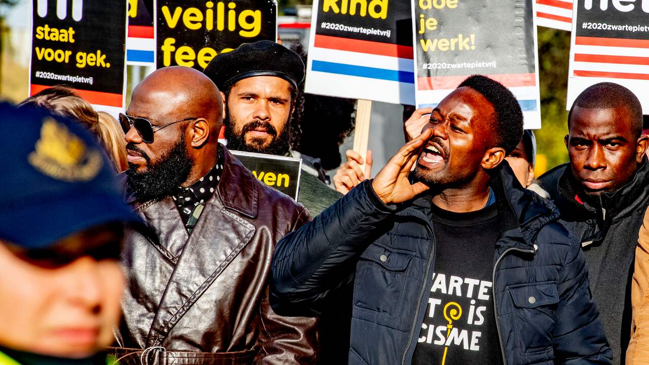 Kick Out Zwarte Piet voert actie tegen Zwarte Piet in Dordrecht.