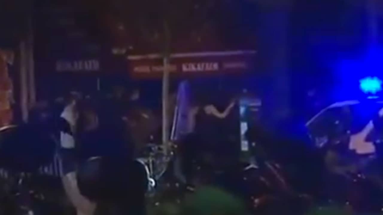 Beeld uit video: Gijzelaars verlaten theater Bataclan