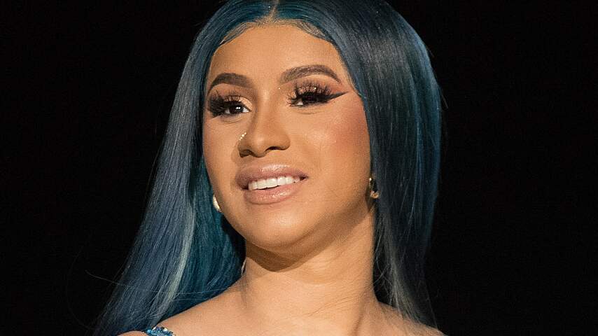 Cardi B Fotograaf Haalde Bij Shoot Geslachtsdeel Tevoorschijn Achterklap Nunl 