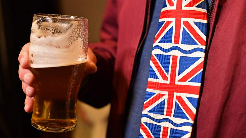 'Britse pubs gooien 87 miljoen pinten bier weg door lockdowns'