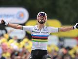 Alaphilippe wint chaotische openingsrit Tour, Van der Poel komt tekort