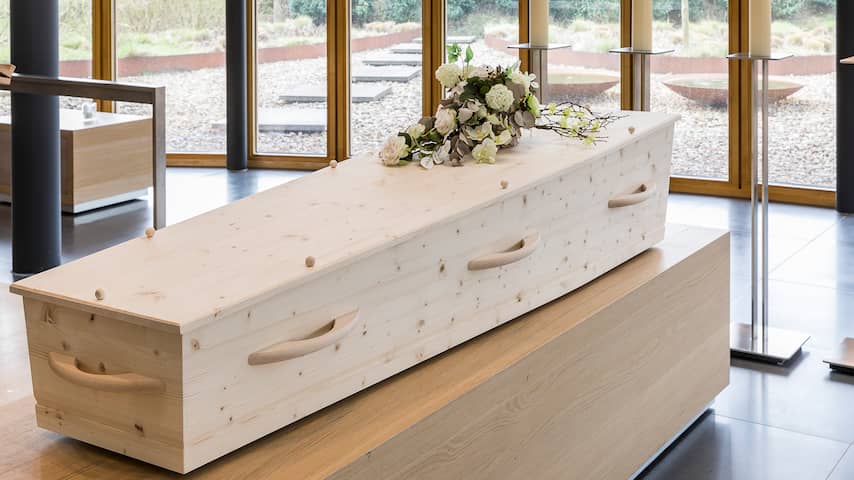Crematie tot 100 euro duurder door energiekosten, ook plakje cake kost meer
