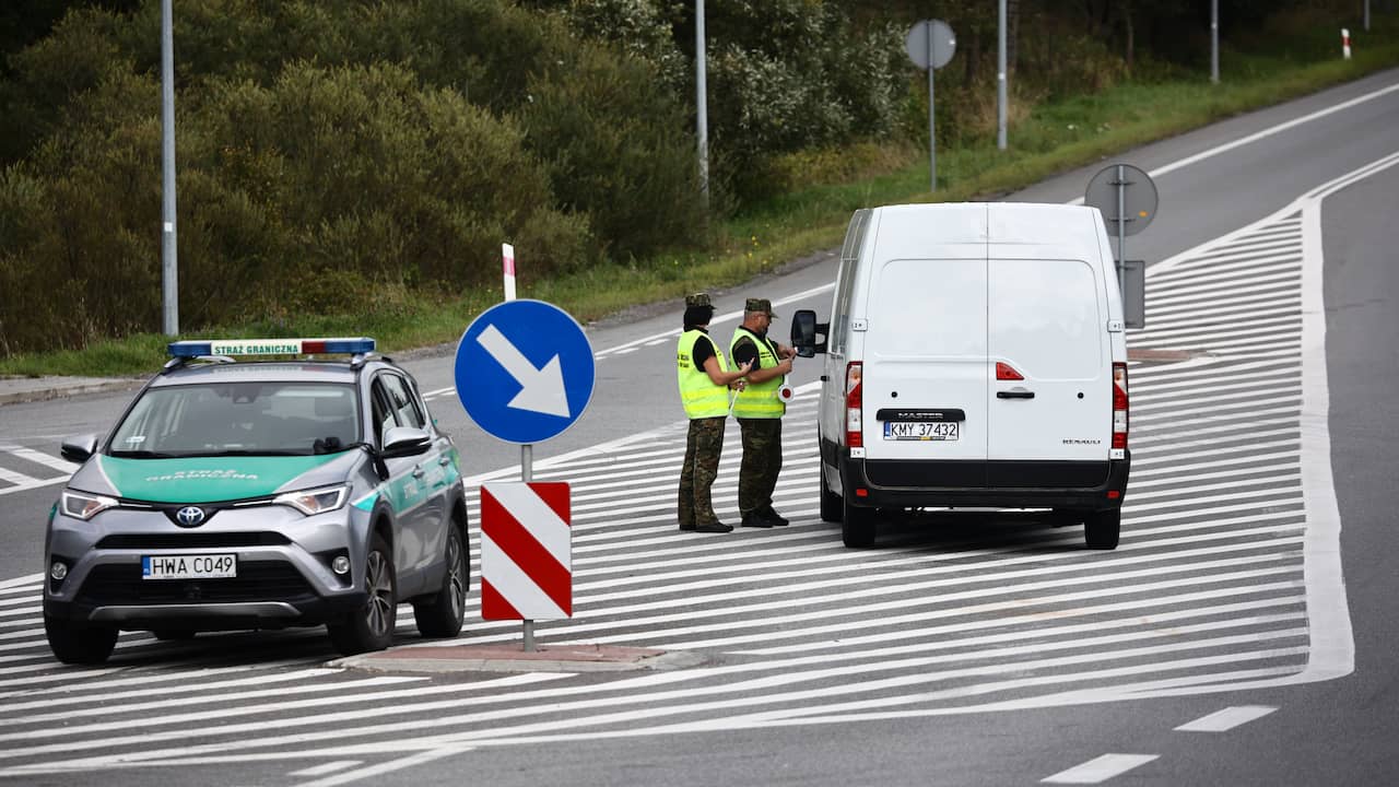 Poland and Czech Republic Start Temporary Border Controls to Stop Illegal Migration: Warning of Negative Consequences