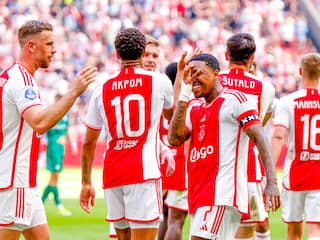 Ajax wint dankzij hattrick Bergwijn van Almere City en heeft vijfde plek binnen