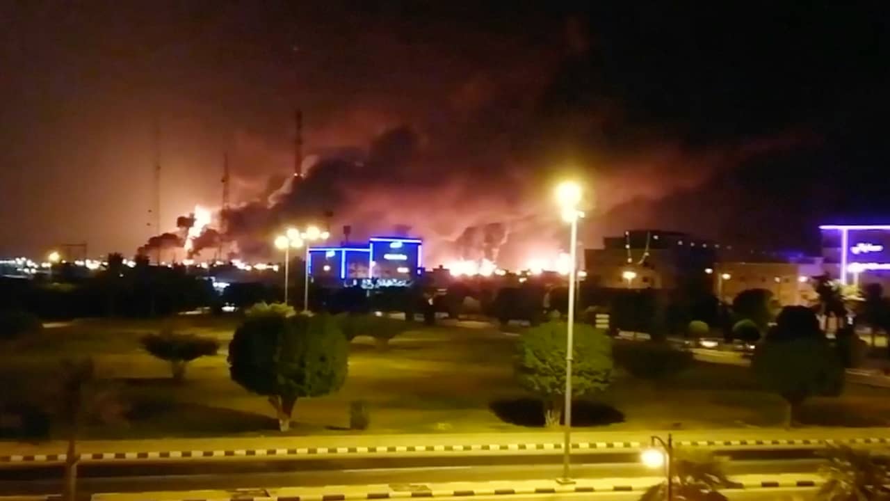 Olie-installatie in Saoedi-Arabië gaat in vlammen op