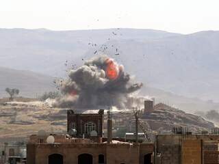 Meerdere doden na droneaanval Houthi-rebellen op legerbasis Jemen