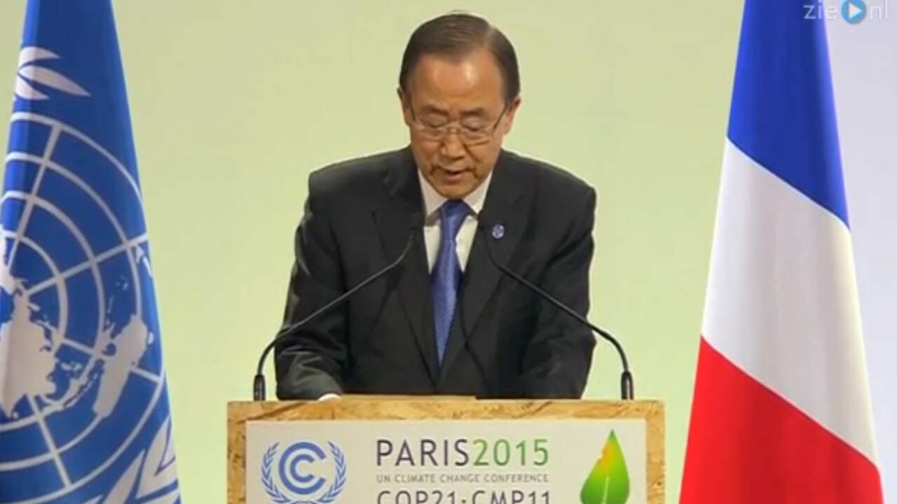 Beeld uit video: Ban Ki-moon tijdens de klimaattop in Parijs