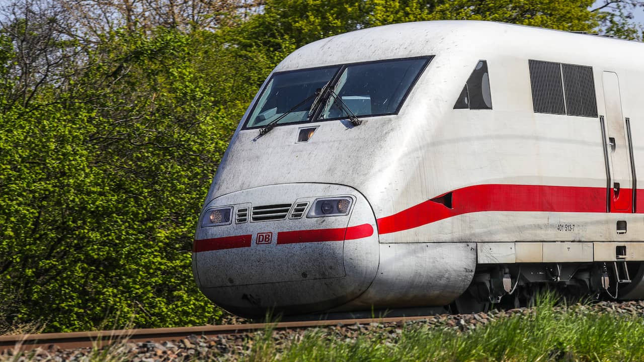 Wiskundig adelaar accessoires Duitsland denkt aan klimaat en verlaagt prijzen van treinkaartjes | NU -  Het laatste nieuws het eerst op NU.nl