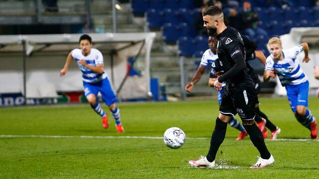 De chip van Rai Vloet ging over het doel van PEC-keeper Kostas Lamprou.