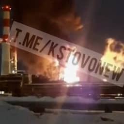 Video | Oliedepot diep in Rusland in brand na droneaanval