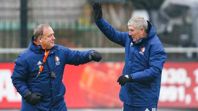 Dick Advocaat en Cor Pot op het trainingsveld van Feyenoord.