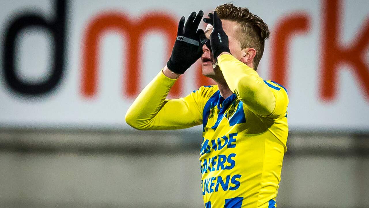 Pieter Langedijk redde in de slotfase uit een penalty een punt voor RKC Waalwijk tegen FC Emmen (1-1).