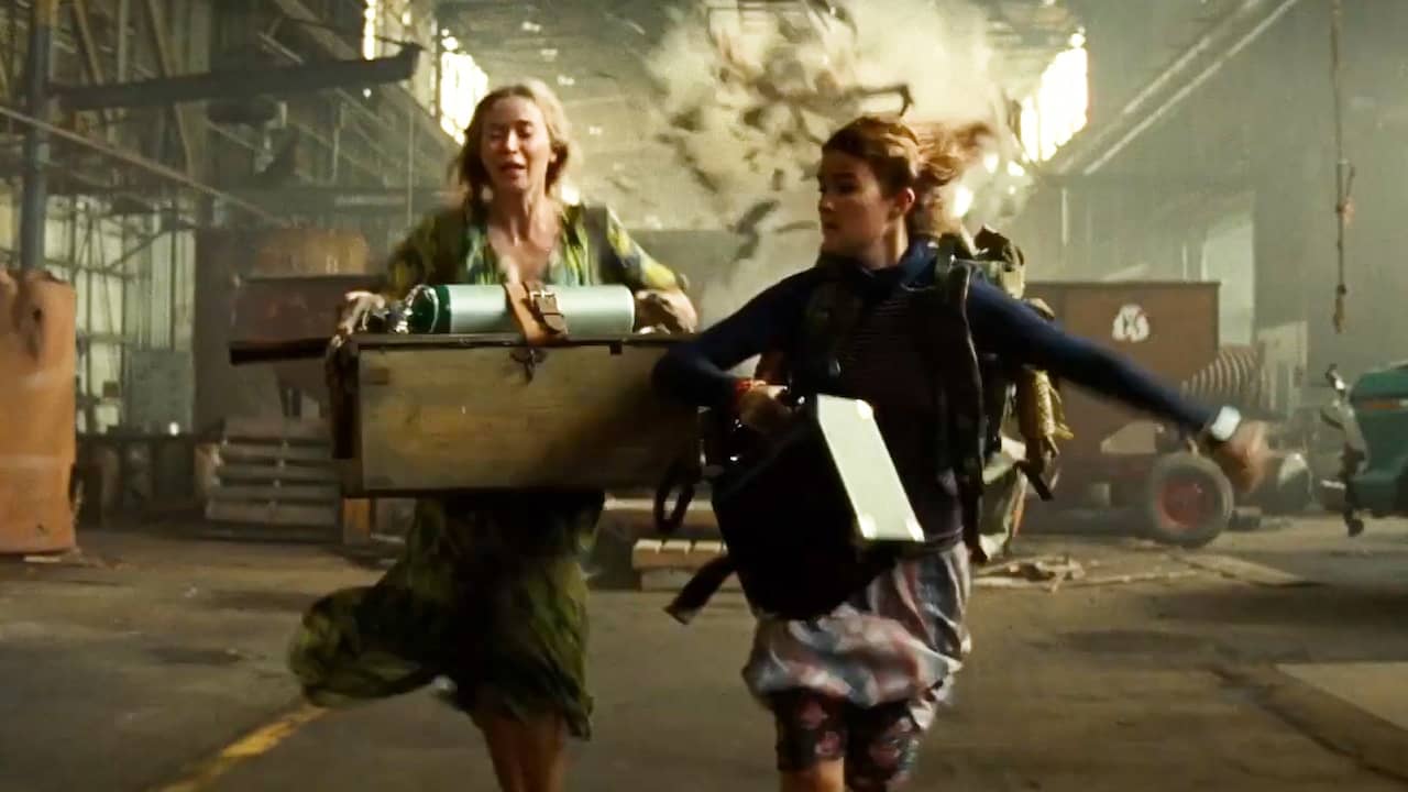 Beeld uit video: Familie op de vlucht voor monsters in A Quiet Place: Part II