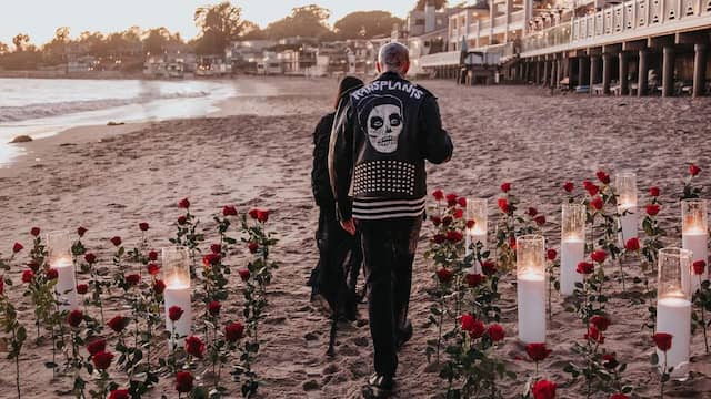 Op Instagram schrijft de realityster dat ze 's nachts wakker wordt omdat ze denkt dat het huwelijksaanzoek slechts een droom was. Foto: Instagram/Kourtney Kardashian