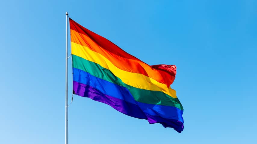 Rusland arresteert twee gaybarmedewerkers vanwege 'lhbtiq+-promotie'