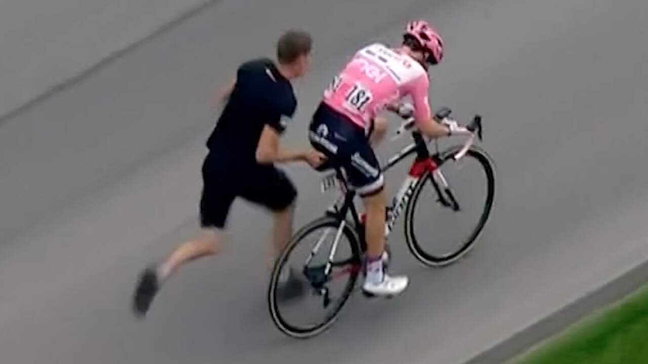 Beeld uit video: Samenvatting Giro: Dumoulin levert tijd in vanwege sanitaire stop