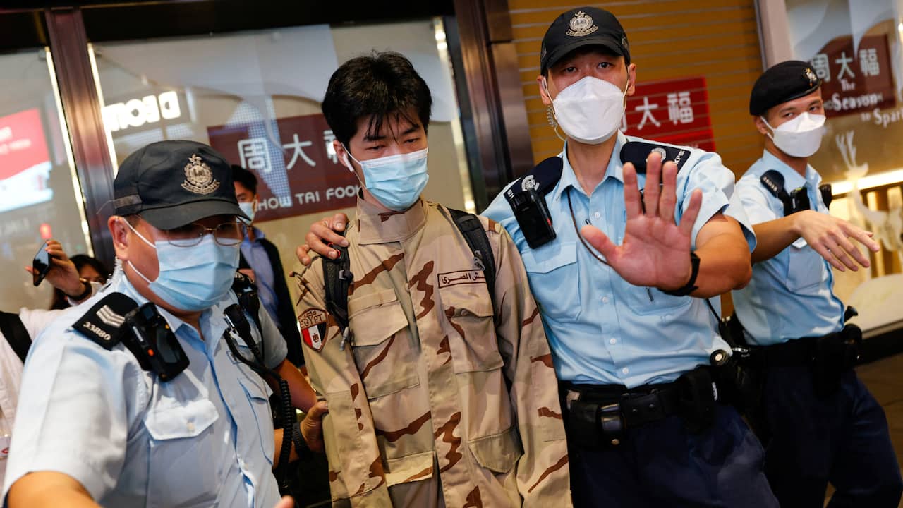 Polisi Tiongkok menekan protes terhadap langkah-langkah ketat Corona |  Luar negeri