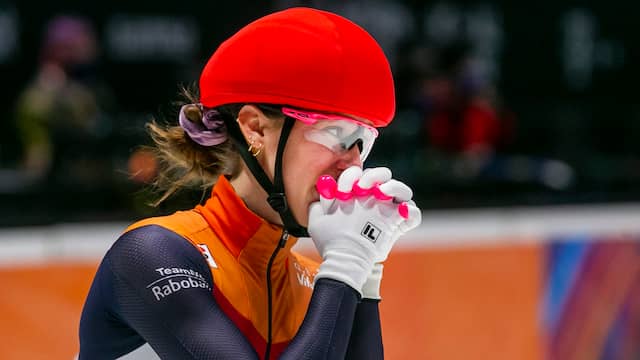 De emoties van Suzanne Schulting vlak na de finish van de 500 meter.