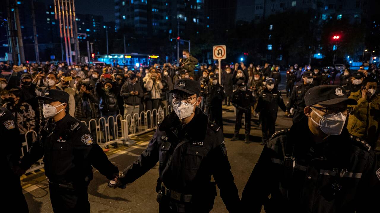 Giornalista della BBC arrestato durante le proteste in Cina contro la politica della corona |  Media