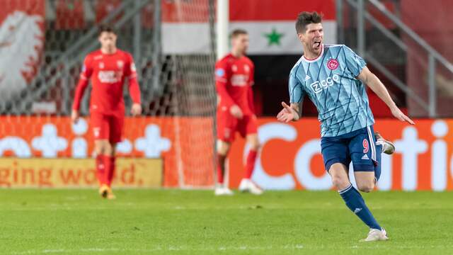 Vorige week tegen FC Twente maakte Huntelaar zijn laatste goals voor Ajax.