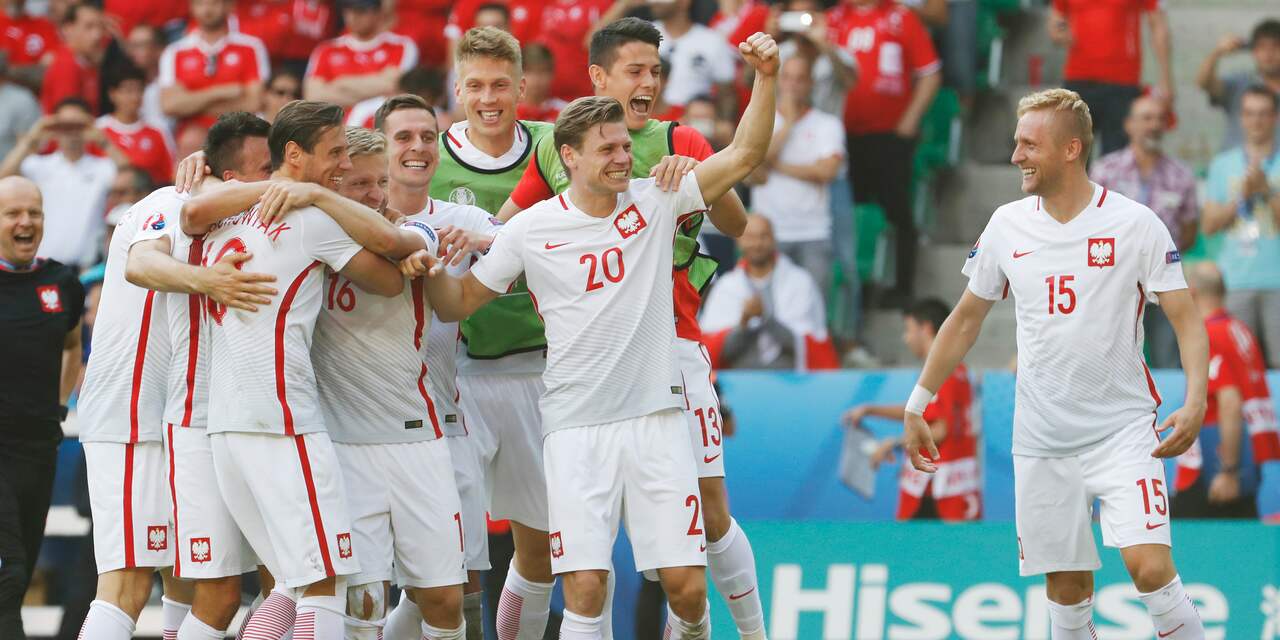 Polen na strafschoppen tegen Zwitserland naar kwartfinale EK