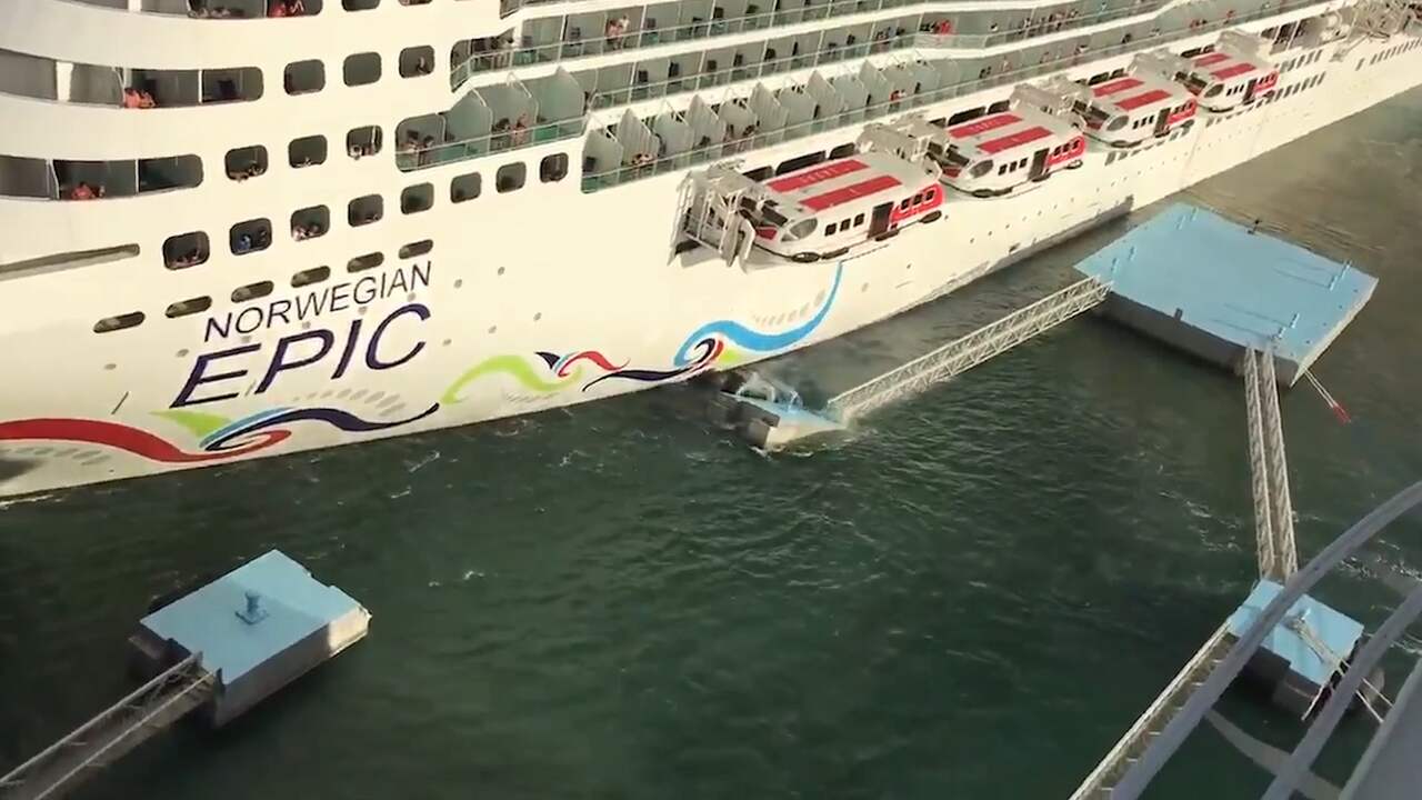 Beeld uit video: Cruiseschip ramt aanlegsteigers in Puerto Rico