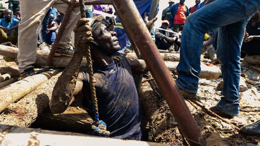 Mogelijk zeventig personen zitten vast na onderlopen mijnen in Zimbabwe