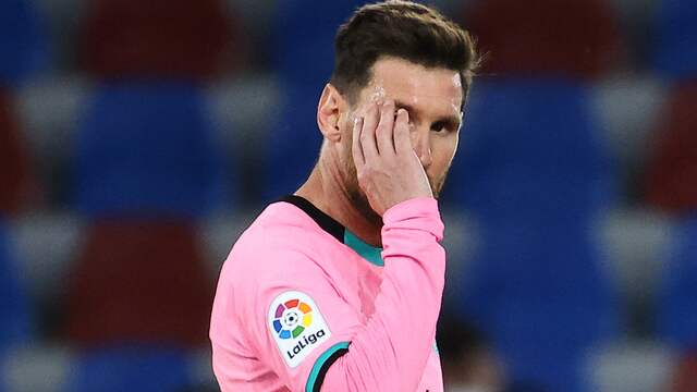 Sterspeler Lionel Messi baalt na het gelijkspel tegen Levante.