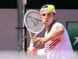 Griekspoor houdt het fysiek vol en is na slijtageslag door op Roland Garros