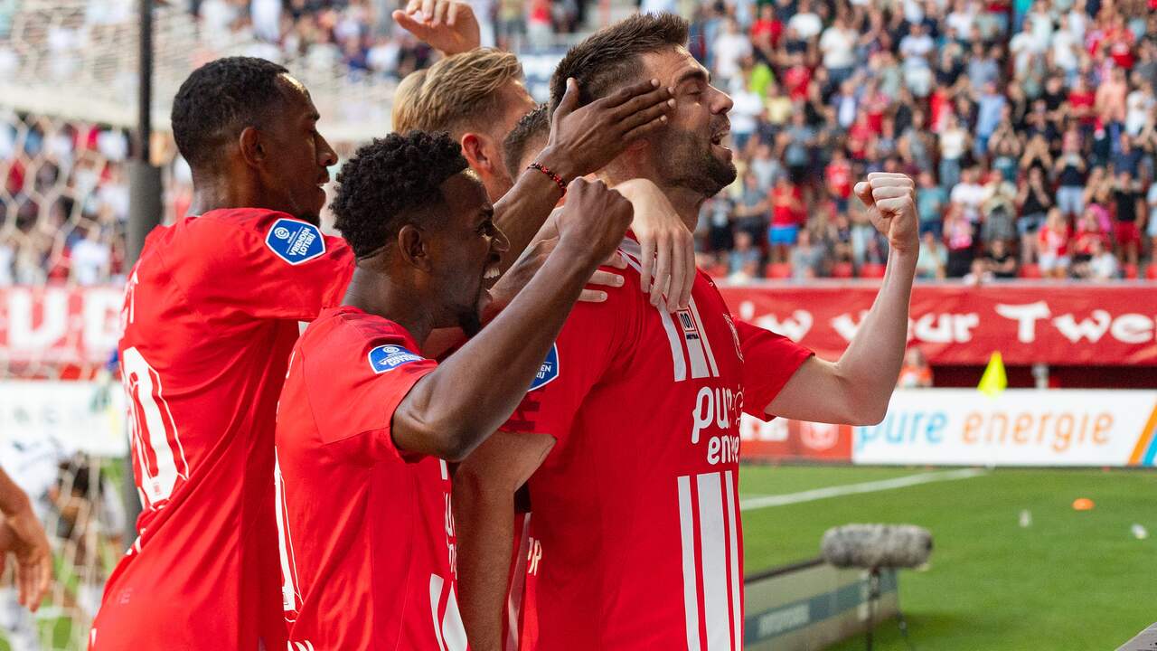 FC Twente won in de derde voorronde van de Conference League overtuigend van FK Cukaricki.