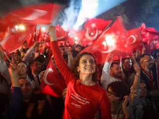 Turkije kleurt oppositierood: de oorzaken en gevolgen van Erdogans verlies