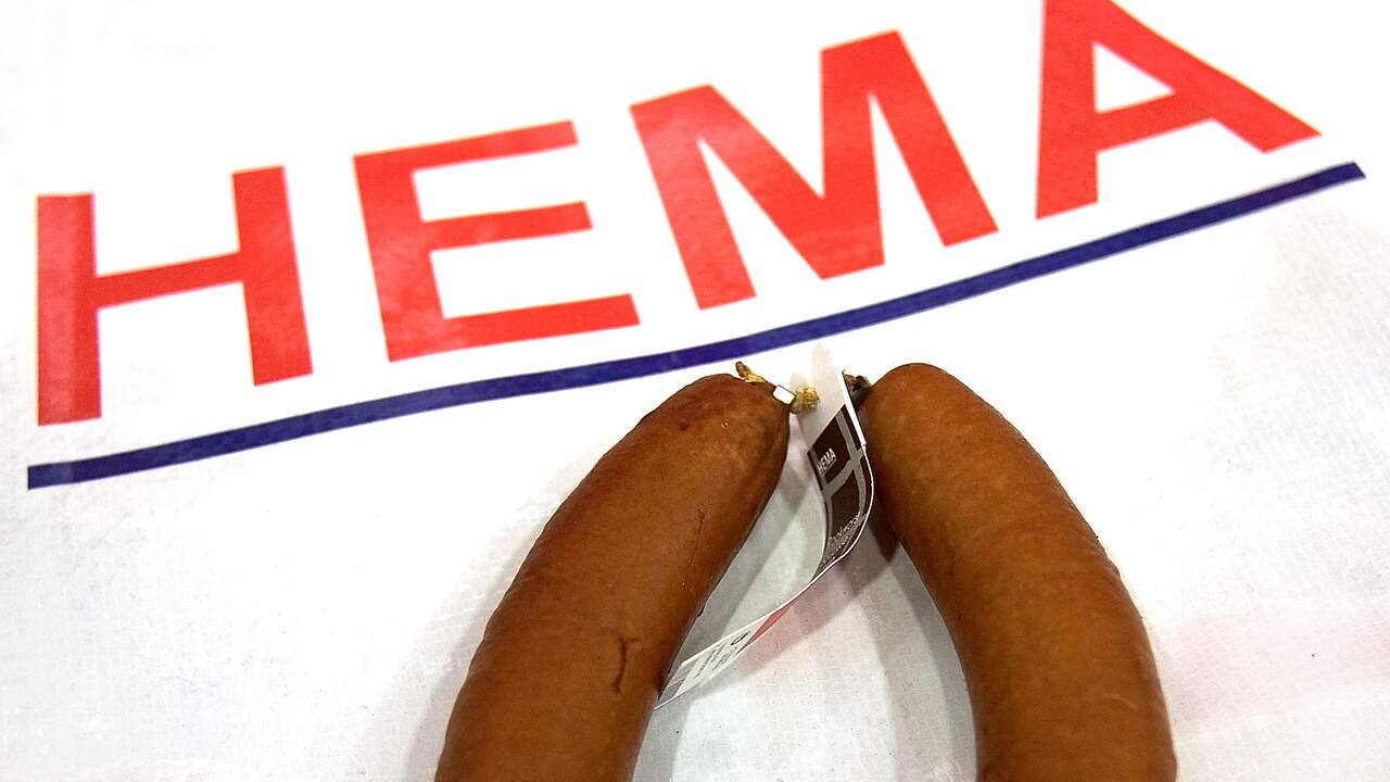 Beeld uit video: HEMA verkocht: Zo zien buitenlanders de 'oer-Hollandse' winkel