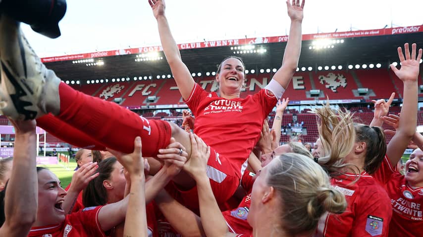 Jansen opgelucht na veiligstellen landstitel FC Twente: 'Hard voor gestreden'