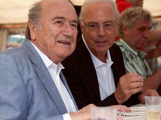 Blatter aangeslagen door oproep UEFA-voorzitter Platini