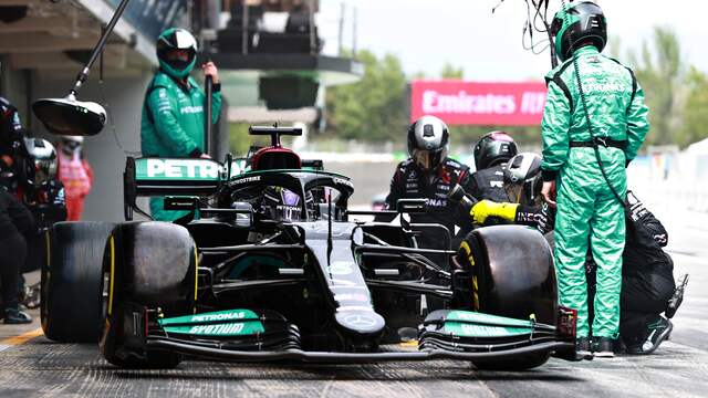 Lewis Hamilton versloeg Verstappen dankzij een extra pitstop