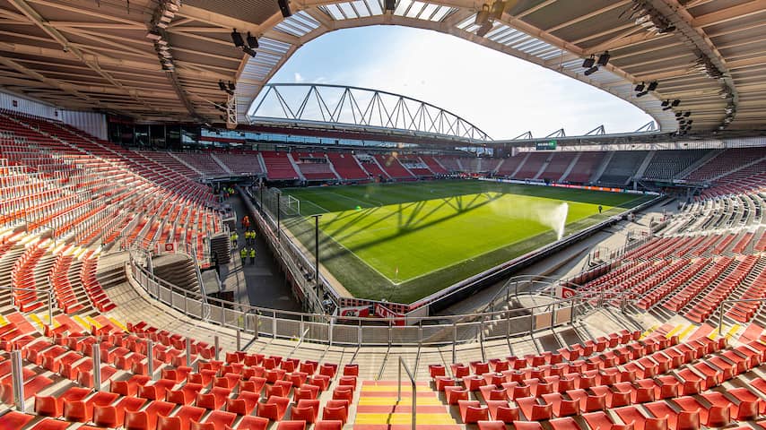 AZ grijpt in voor thuisduel met PSV: netten, geen alcohol en meer stewards
