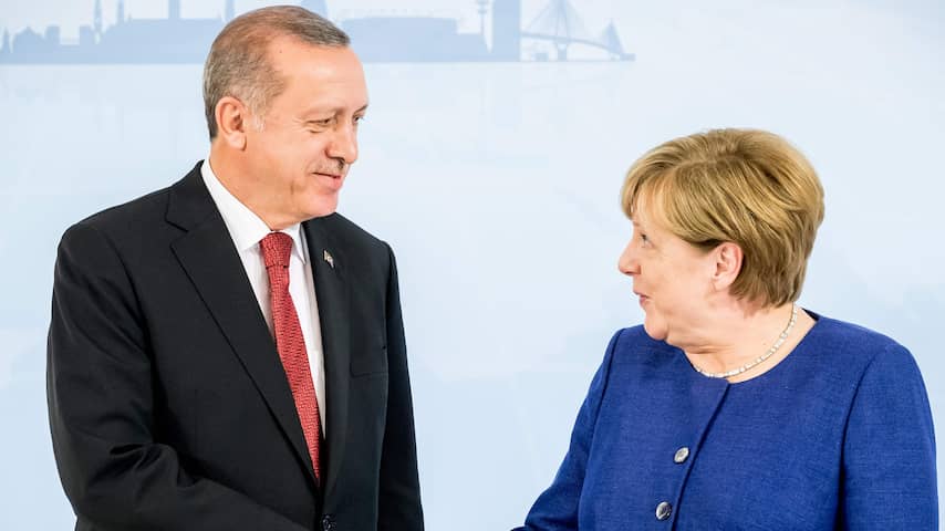 Erdogan verzoekt Turken in Duitsland om niet op Merkel te stemmen