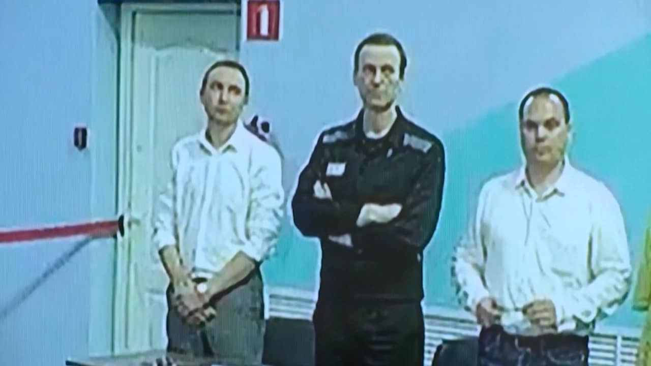 Il leader dell’opposizione russa Navalny manca a un’altra udienza ed è assente da settimane  al di fuori
