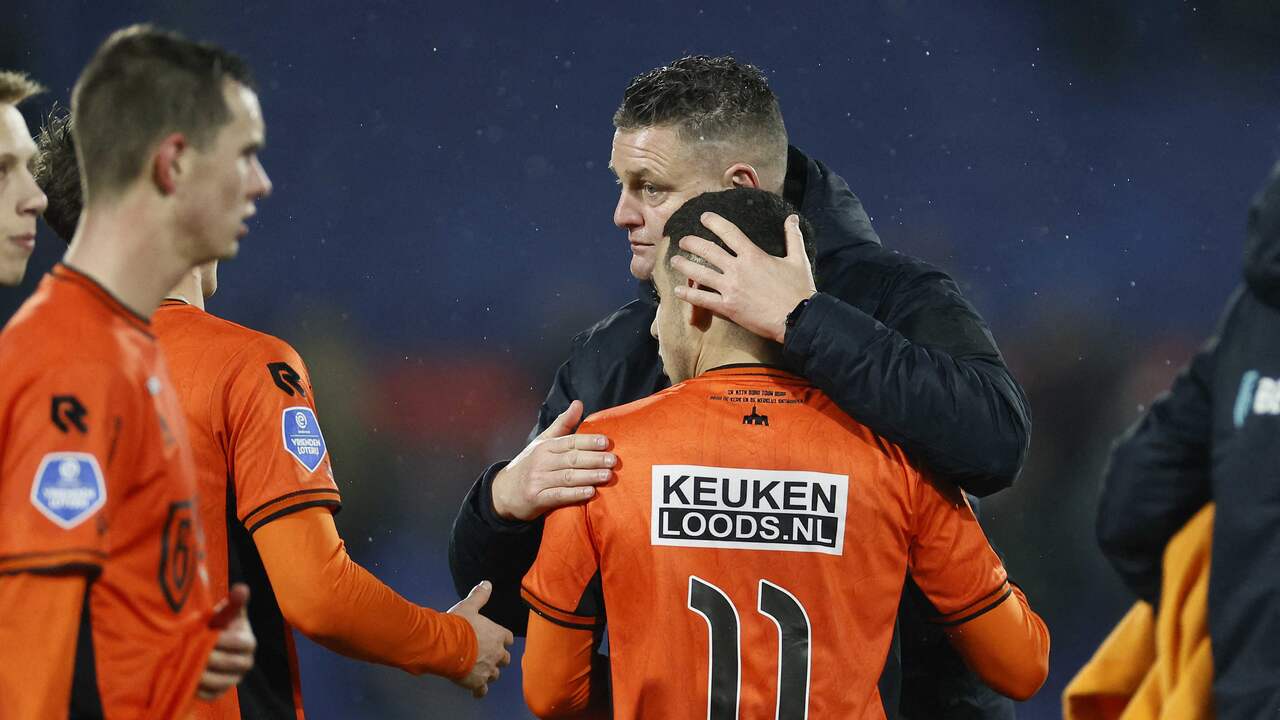 FC Volendam Coach Michael Dingsdag and Team Proud Despite Last-Minute Defeat to Feyenoord in Eredivisie Match