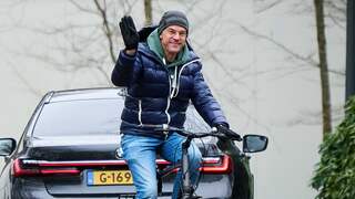 Is Rutte echt een fietsende, hoodiedragende man of is het politiek spel?