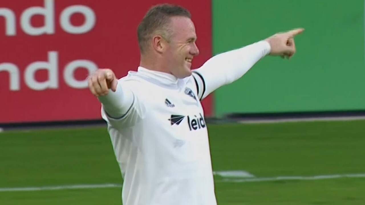 Rooney verzilvert een vrije trap uit 'onmogelijke hoek'